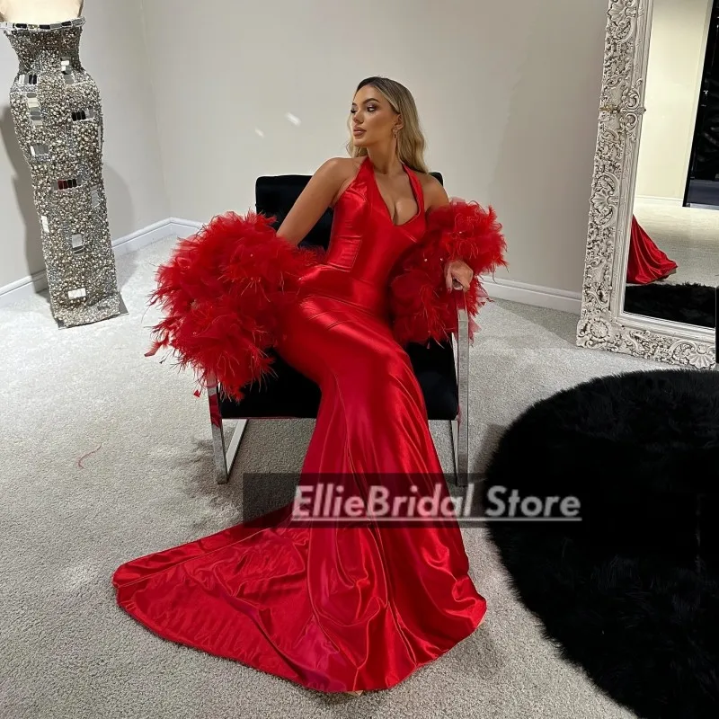 فساتين سهرة حمراء مثيرة مع ريش ملفوف ورقبة على شكل V حورية البحر العربية لحفلات الزفاف وحفلات الاستقبال بدون ظهر فساتين حفلات مخصصة