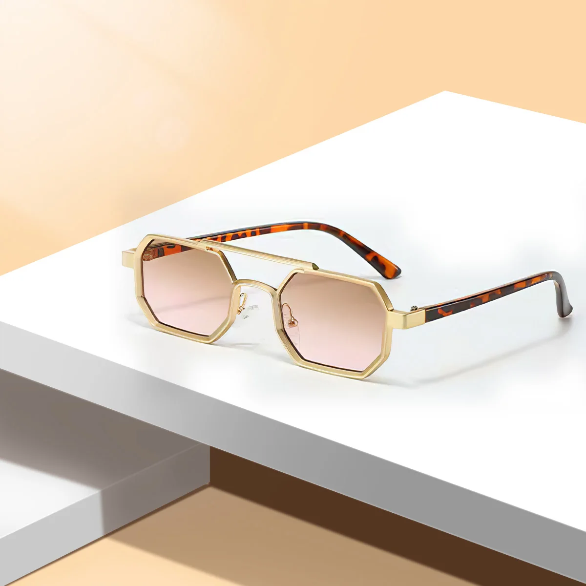 Stylish Metal Sunglasses with Dual-Tone Frame - Gradient Blue Lenses, Square Shape, Modern Fashion Accessory image 5