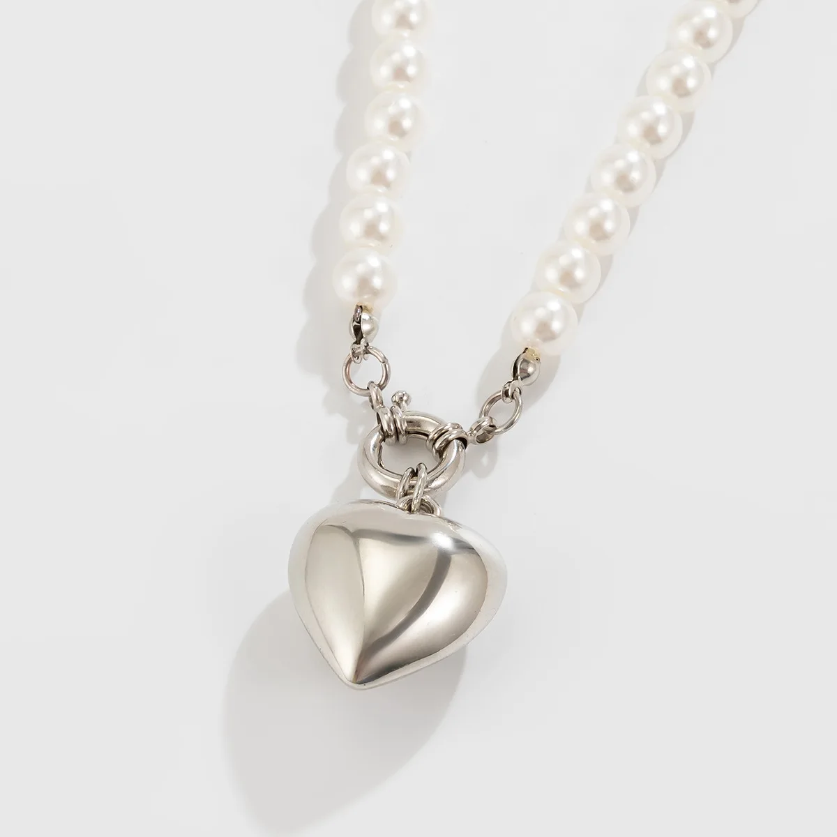 Boho Heart shaped Pendant Necklace 2025 Women\'s Simple Sweet Long Imitation Pearl Beads Girl Wedding Fashion Jewelry
