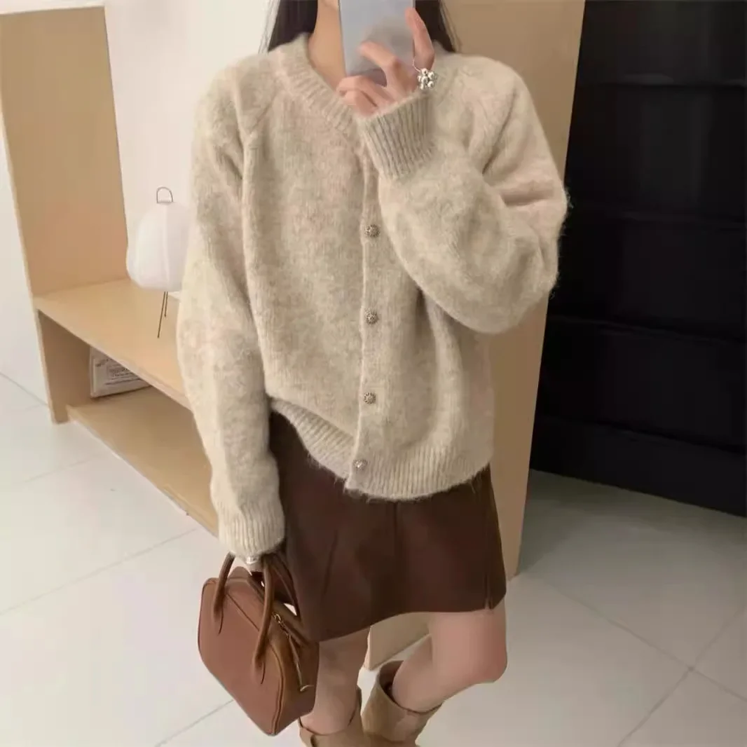 

Korean version soft glutinous sweater jacket for autumn and winter 2024 new loose and gentle style knitted cardigan top