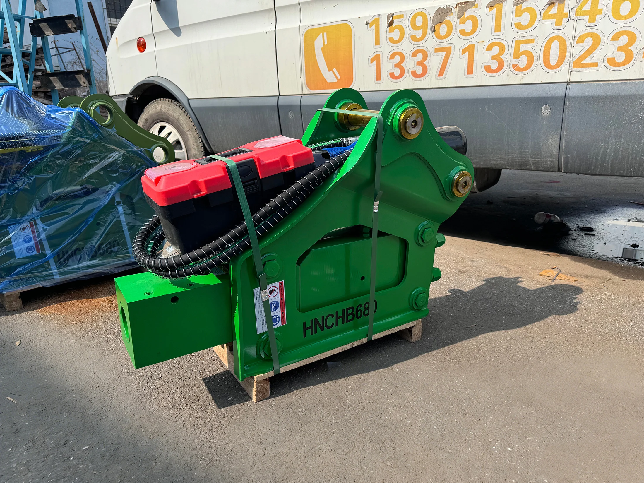 Wear Resistant Alloy Chisel Hydraulic Rock Breaker, Stable Impact For Long Time Excavator Crushing Jobs