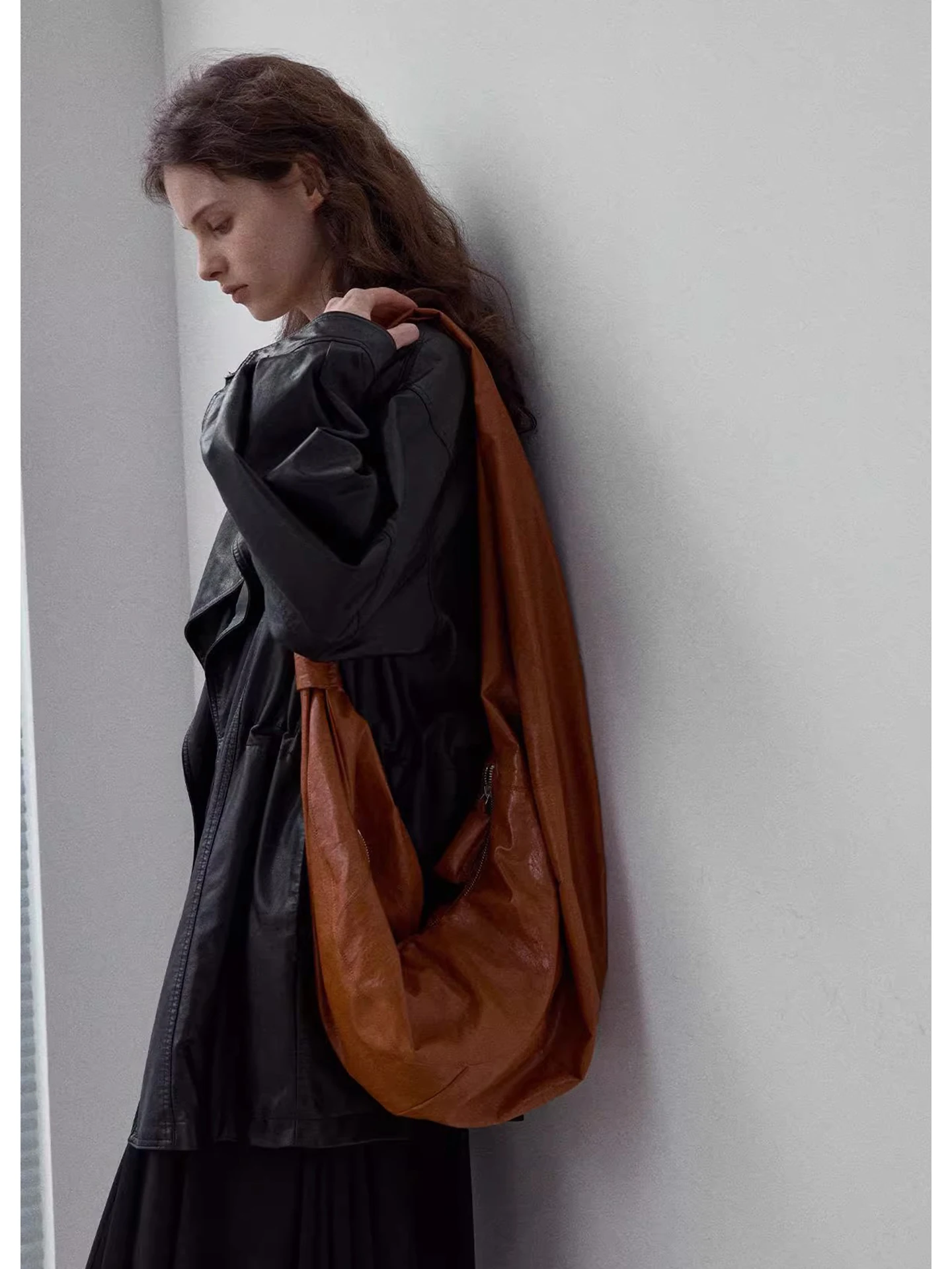 Cool Bla PU Leather Jaet 2025 Autunno New Sle High End Vintage Waed Cappotto in pelle per le donne Pendolarismo Sle Loose Fit