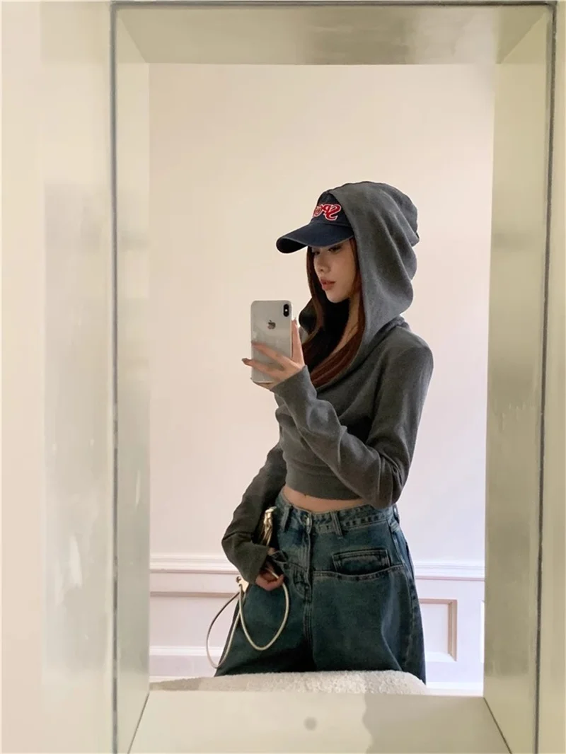 

Корейский новый классический стиль, толстовка с длинными рукавами и перекрестным капюшоном для женщин летом 2025, новый сладкий и крутой стиль, утягивающий шерсть