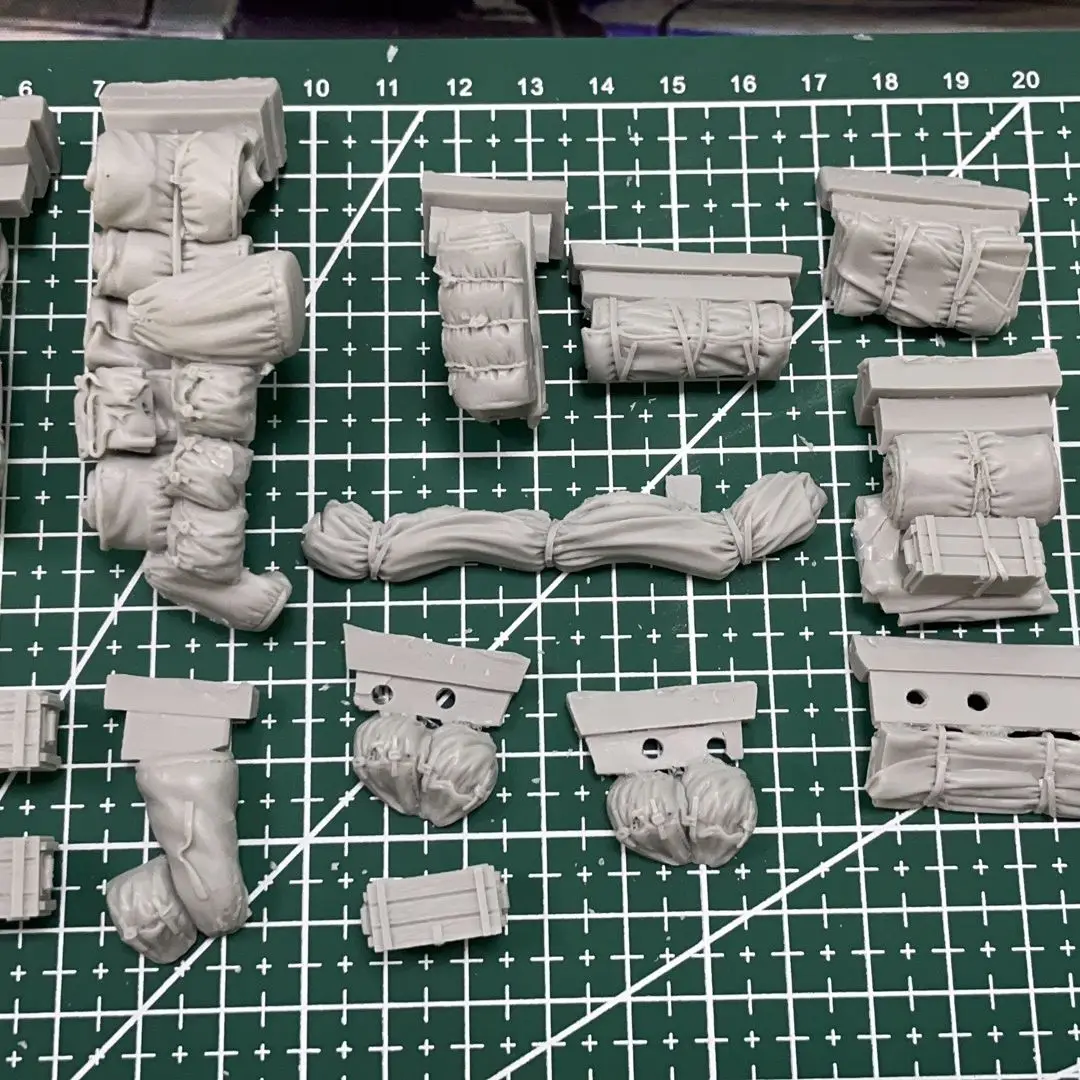 1:35 Scale Resin Die-cast Armored Vehicle Parts Modification Does Not Include Unpainted Tank Model 35397