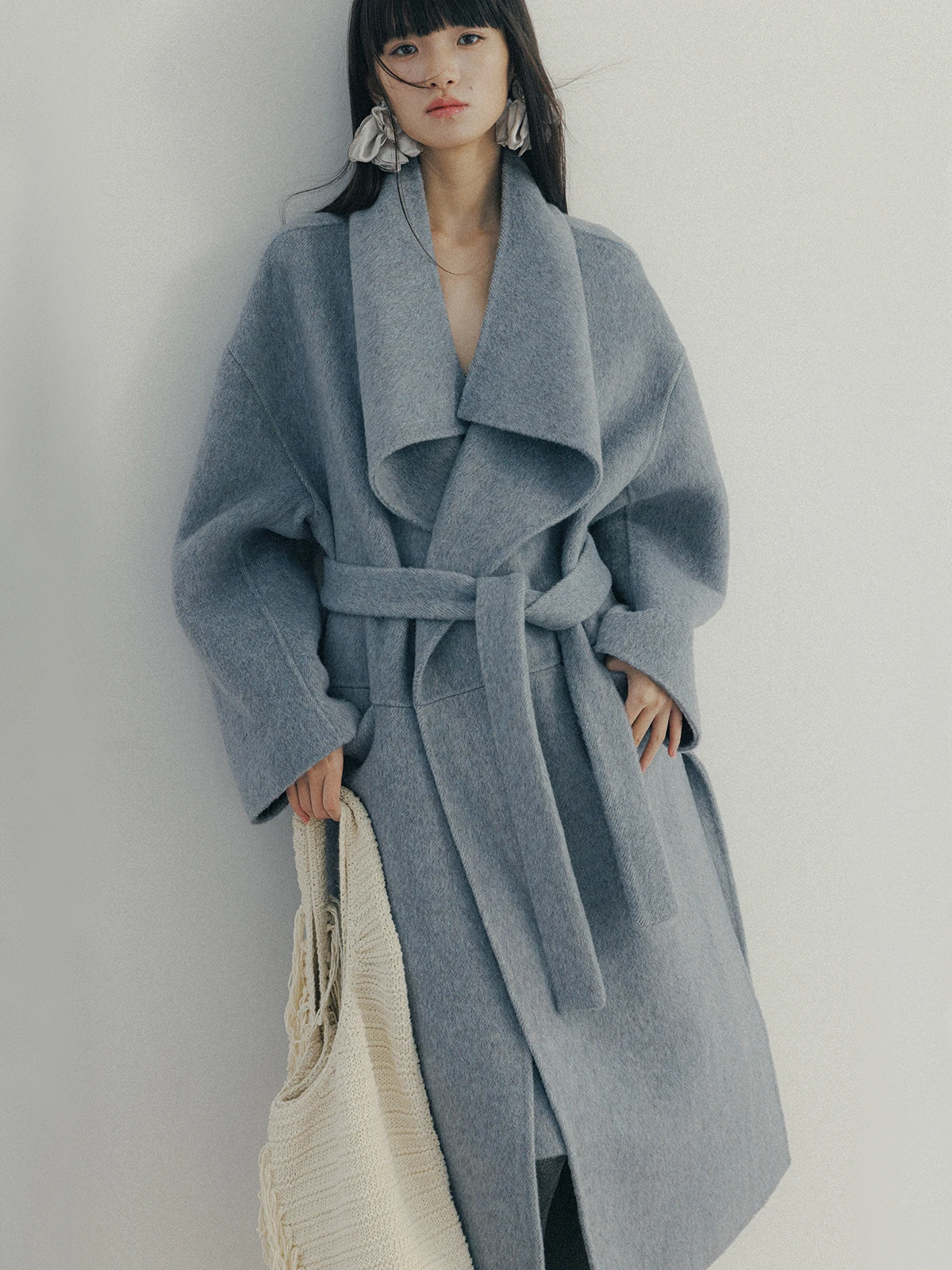 

Новогодняя лимитированная серия 25FW: Зимнее пальто из двусторонней шерсти с добавлением шелка, цвета верблюжьей шерсти, для комфортного ношения