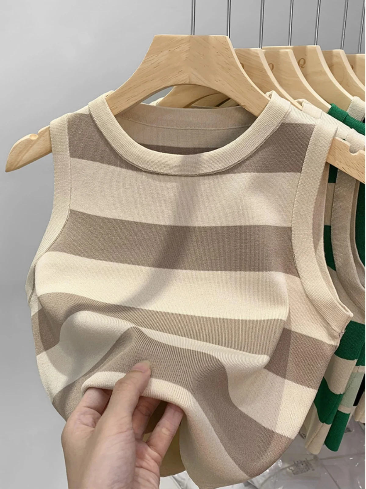 Summer 2025 Women's Stripe Knitted Vest Svel Base Layer Top Trendy Inner Wear Outerwear Commute Sle Regular Fit ort...