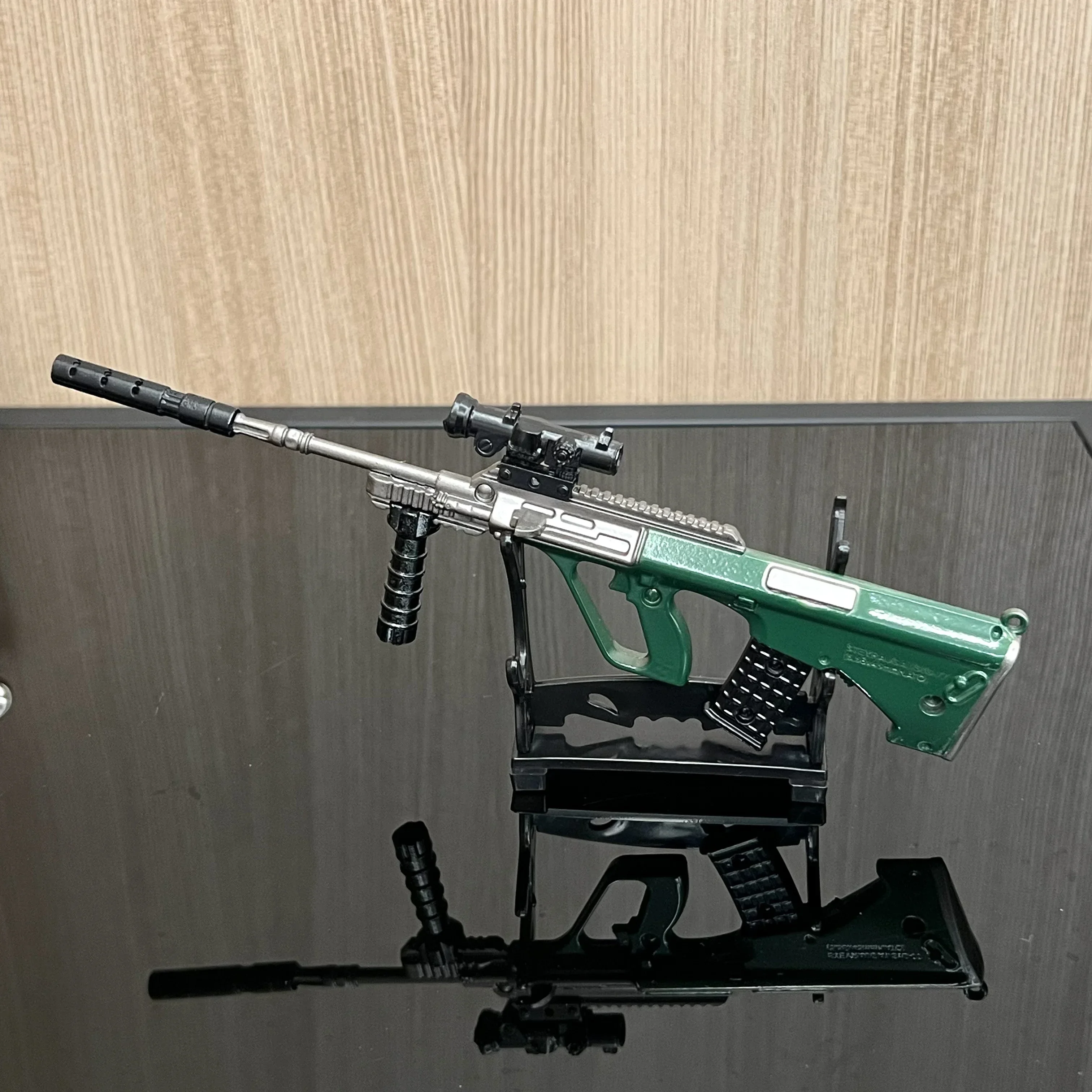 سبيكة بندقية نموذج صغير M416 مسدس لعبة 20 سنتيمتر أغسطس مسدس لعبة سطح المكتب زينة زخرفية الصبي الكبار هدية الكريسماس