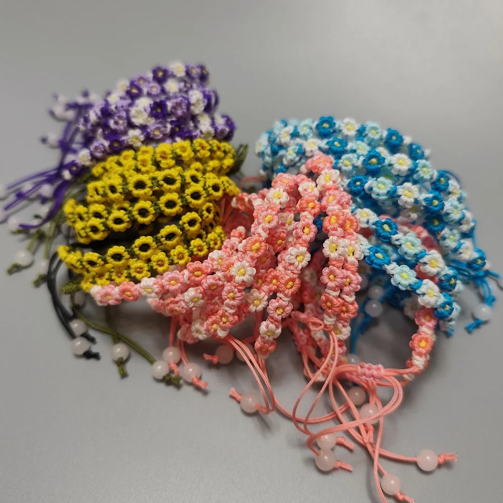 

Small Chrysanthemum Bracelet Handmade Woven Creative Jewelry Gift for Lovers Birthday Luxury Lightweight Bracelet