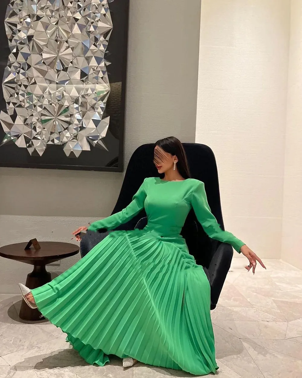 

Romantic Green A-Line Saudi Arabic Evening Gown Pleated Long Sleeves Dubai Formal Dress Backless Elegant Women Prom Dresses