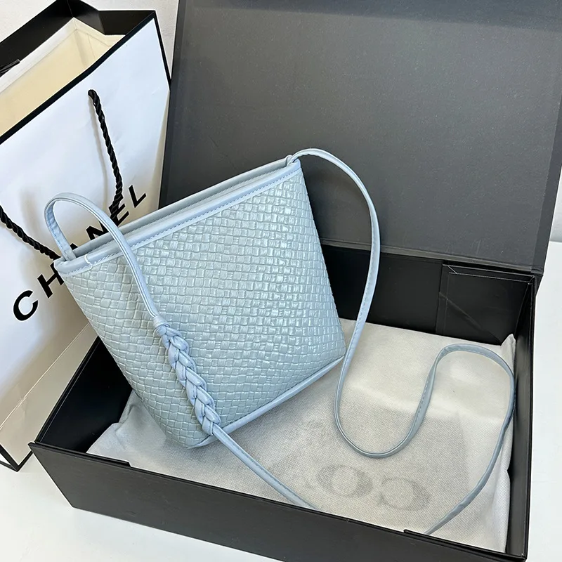 

2025 Casual Bucket Bag for Women Ins Trendy Crossbody Purse Minimalist Phone Shoulder Bag Versatile Elegant Style