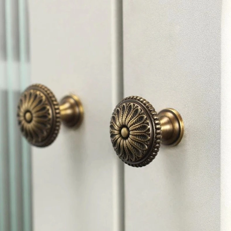 Nordic Brass Handles for Furniture Bedroom Nightstand Wardrobe Cabinet Handles Hardware Fitting Knobs and Handles for Drawers