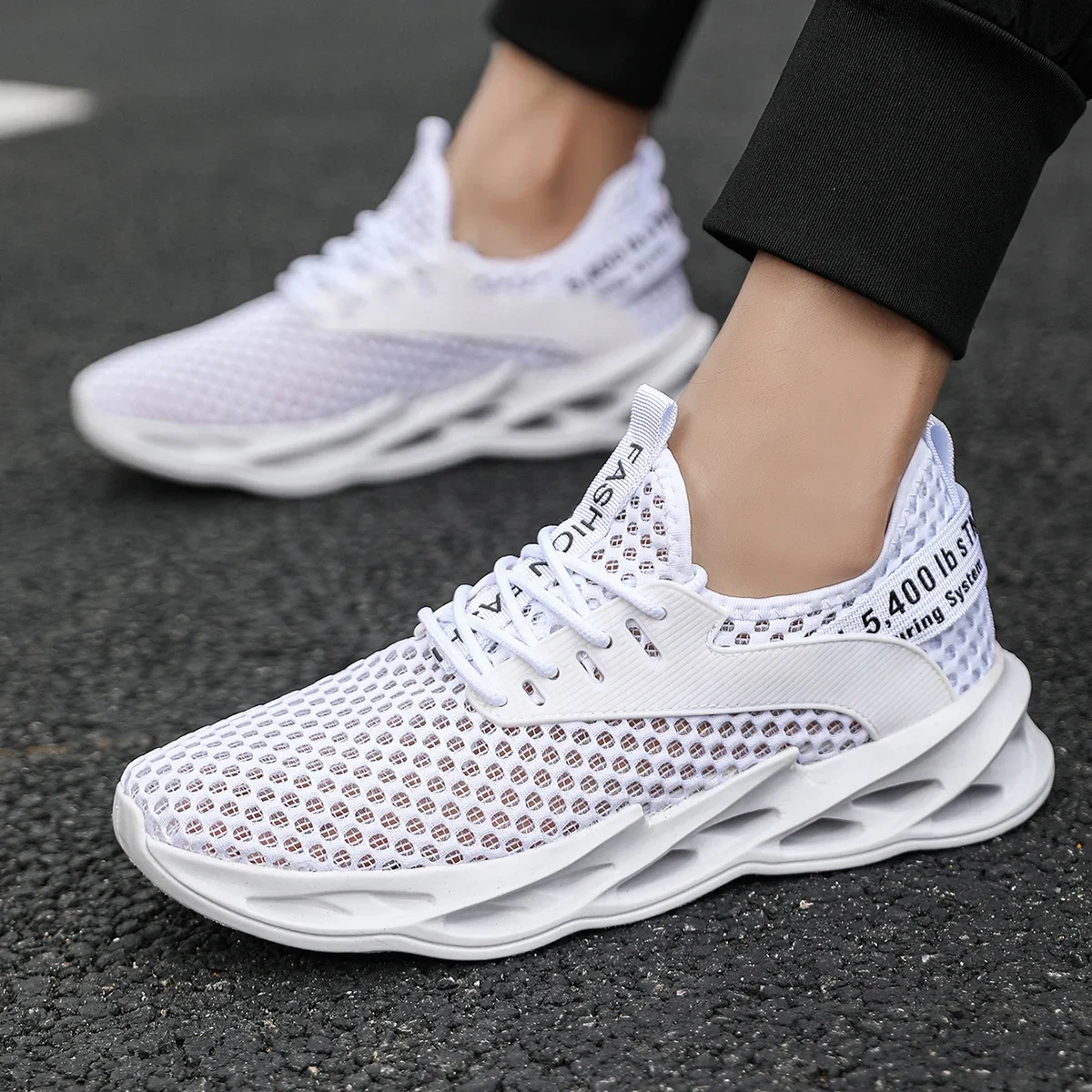 Men's Shoes Breathable Mesh Shoes for Summer Comfortable and Durable Jogging Outdoor Leisure Versatile and Elastic Sports Shoes