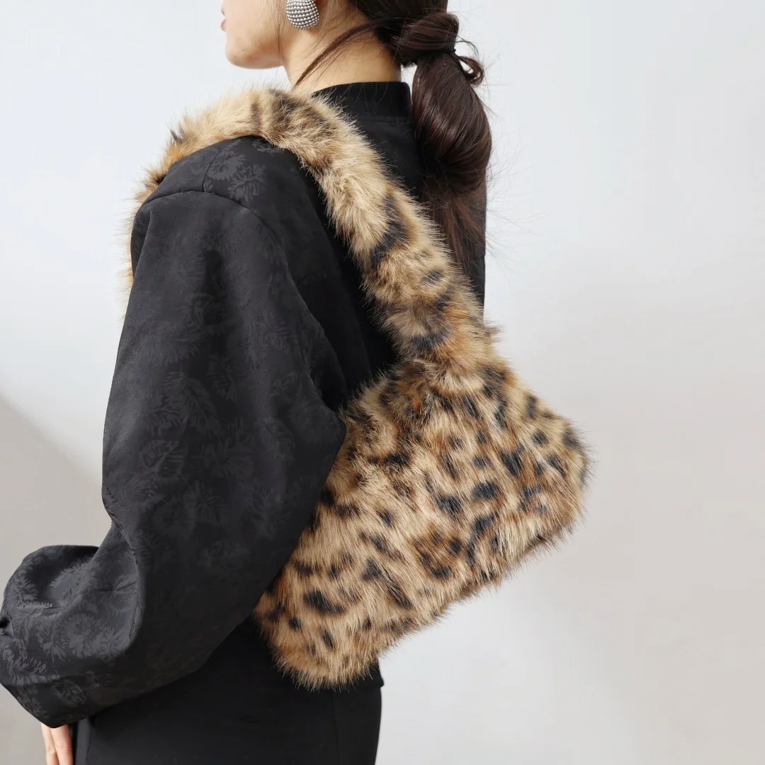 Y2K Trendige Plüsch-Unterarmtasche Damen Herbst-Winter Mode Einzelhandtasche Leopardenmuster-Tasche für Streetstyle – Detail 23