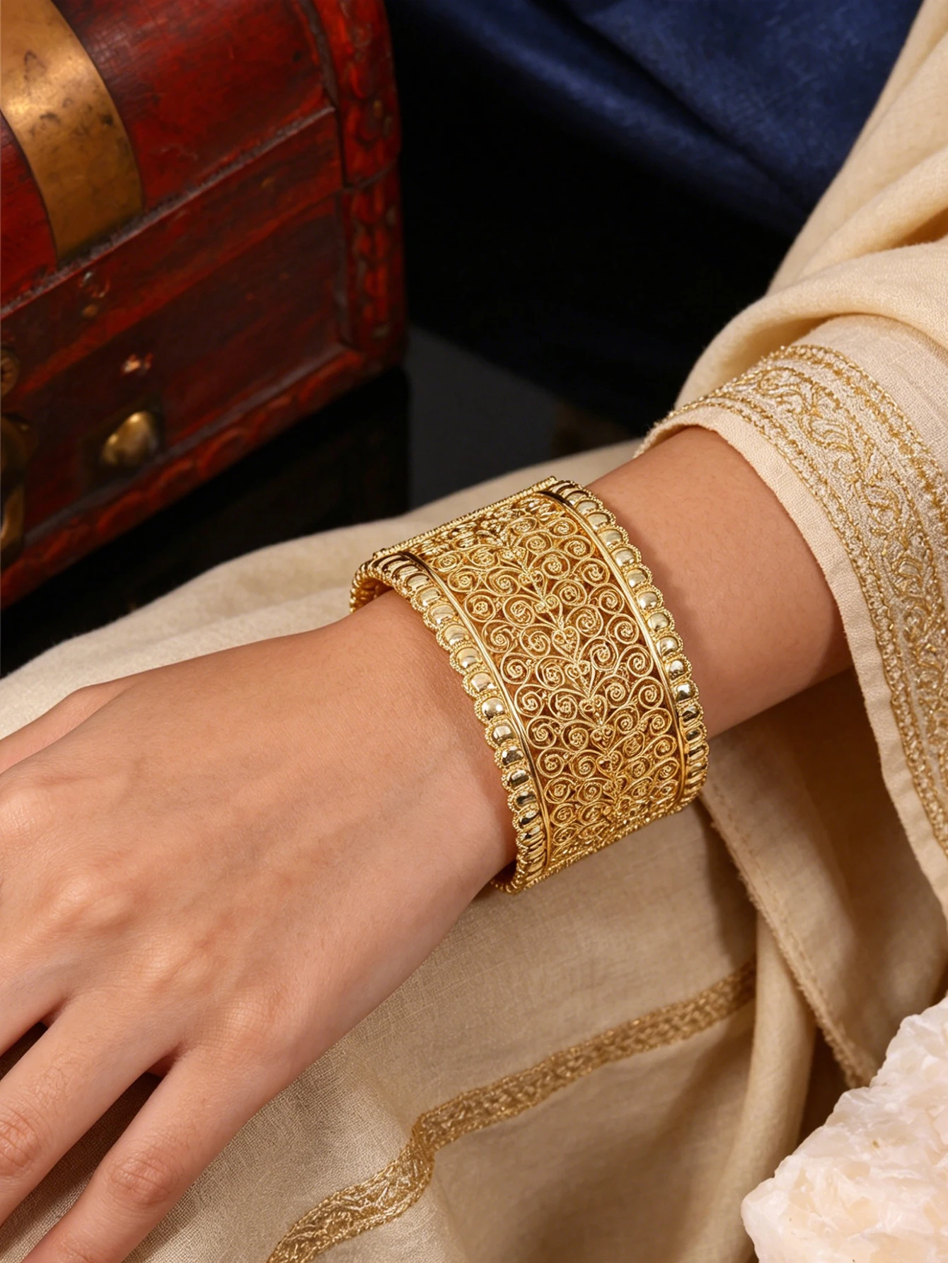 1 Piece of Vintage Palace-Style Women's Bracelet, Hollow-Carved, Ultra-Wide Design, Jewelry for Arab Women to Wear at Weddings, Banquets, and Festivals