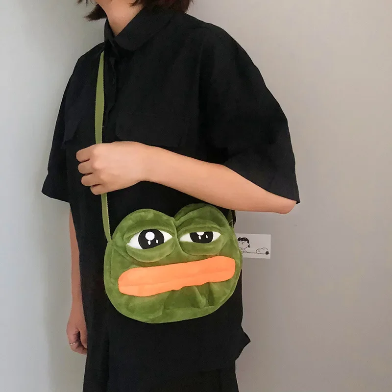 Women cute funny small shoulder bag female new 2022 personality fashion plush messenger bag cartoon cute frog bag