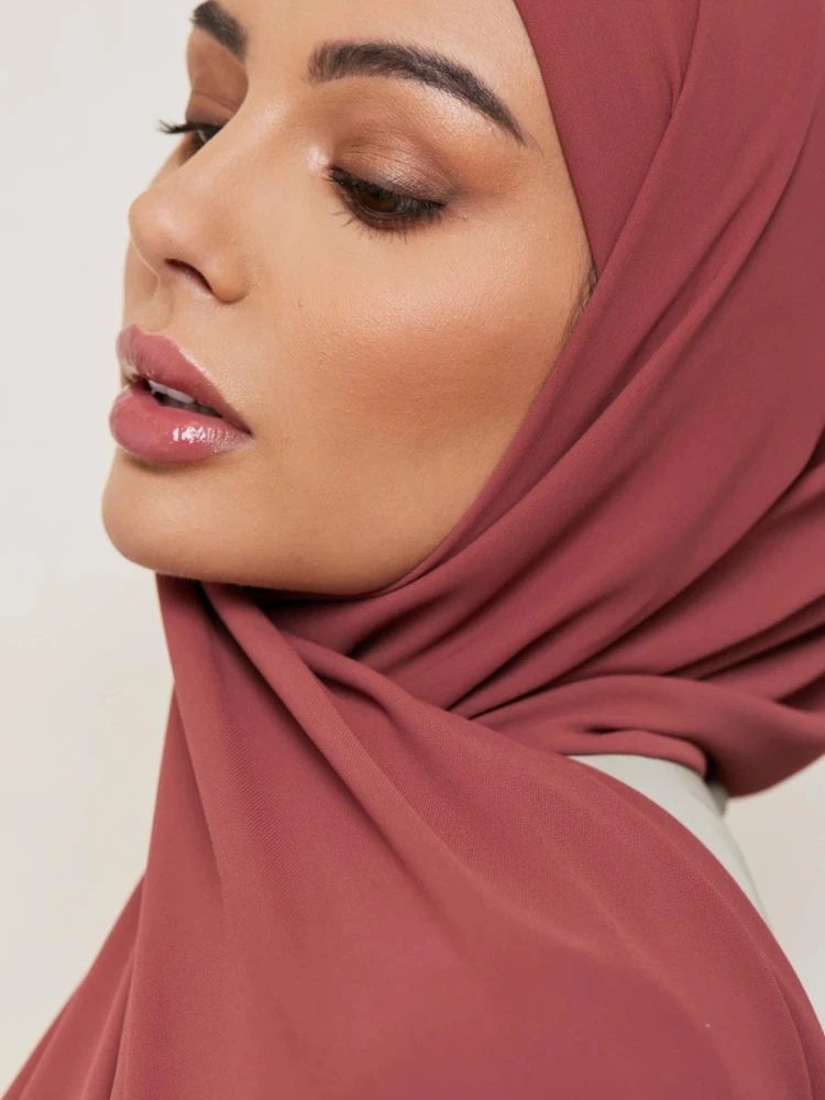 HIJABS DE CHIFÓN DE SATÉN PARA MUJERES MUSULMANAS NO TRANSPARENTES HIJABS LISOS DE COLOR SÓLIDO LARGO PAÑUELO ISLÁMICO ENVOLTURAS PARA LA CABEZA TURBANTE