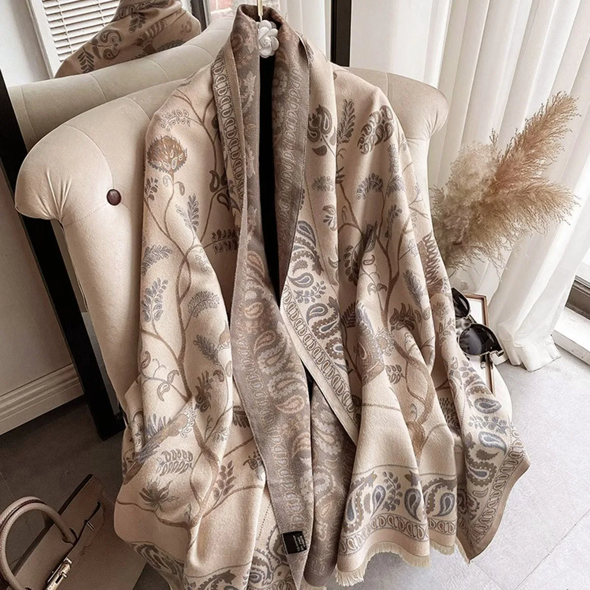 

Winter Female's Warmth Thick Scarves Advanced Printing with Bluebird and Cashew Pattern Long Pashmina Muslim Shawls for Women