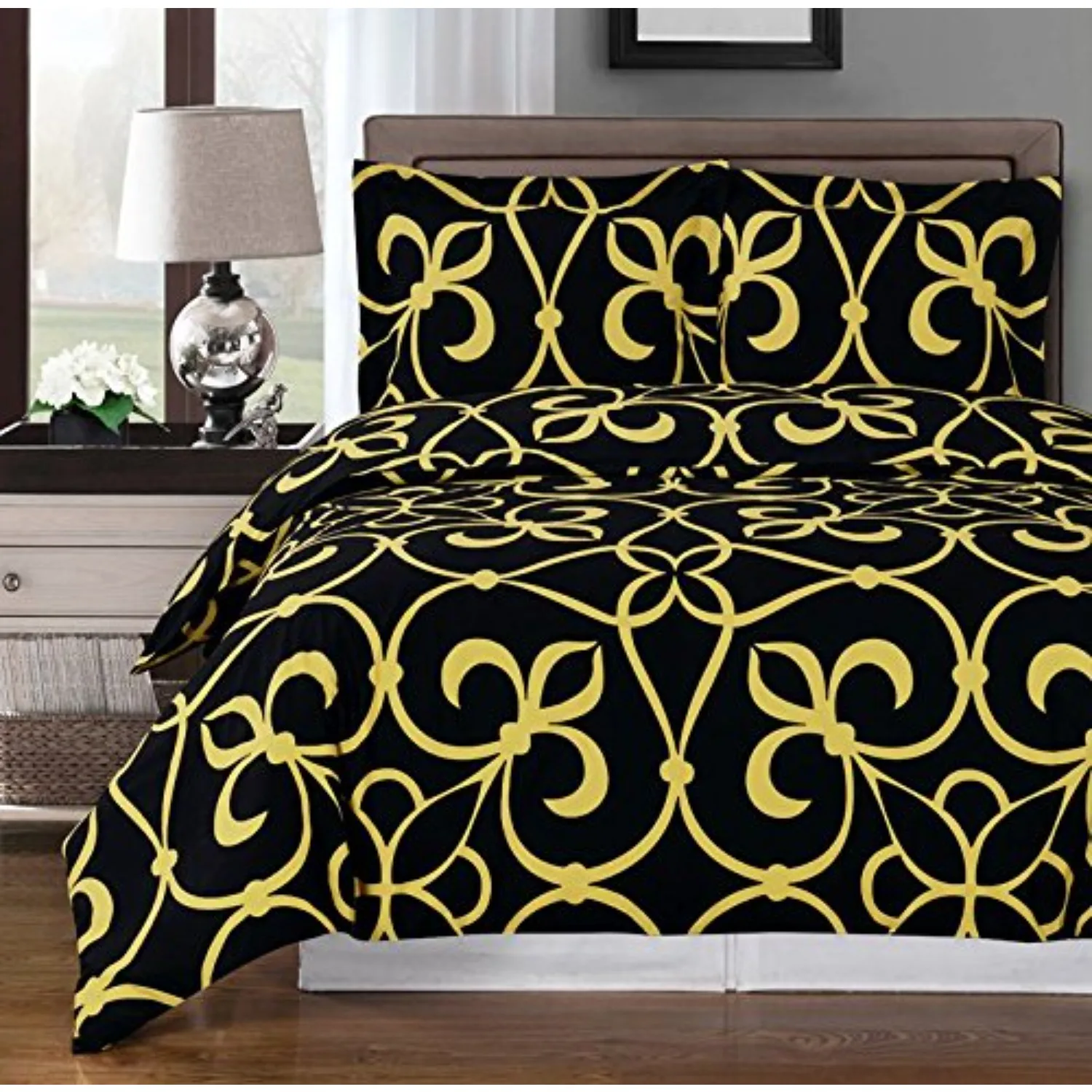 Black and Gold Victoria 8-piece Queen Bed-in-a-Bag 100% Cotton 300 Thread Count