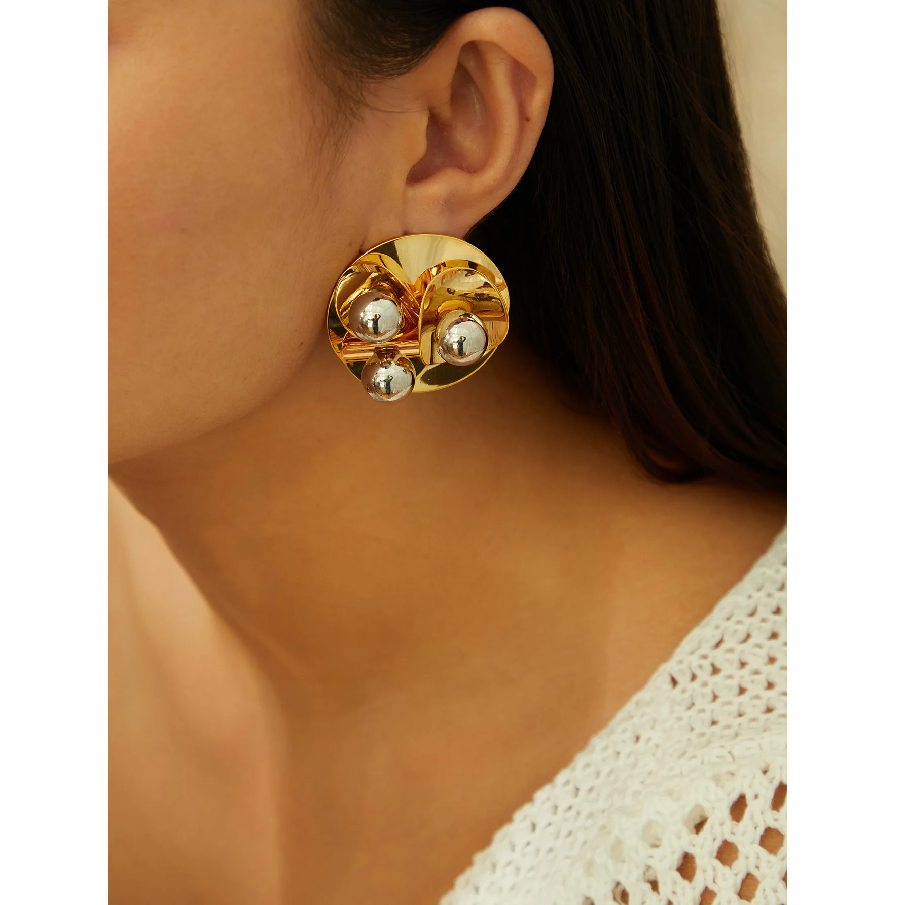 L designer 18k gold brass metal cold wind ball three-dimensional disc stud earrings heavy industry earrings