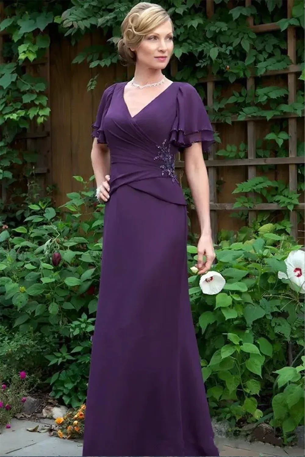 2024 New Dark Purple Mother Of The Bride Dresses Ruched Short Sleeves Mother\'s Dresses Long Chiffon Evening Gowns فساتين السهرة