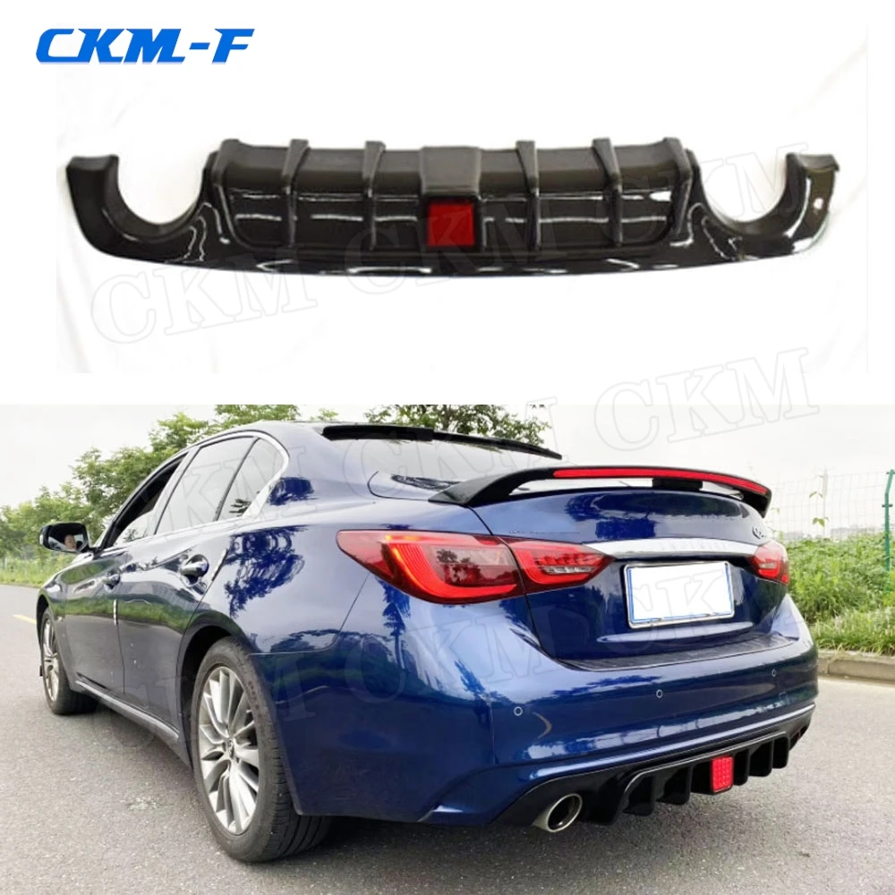 

ABS Material Carbon Look Rear Bumper Lip Diffuser With LED Light for Infiniti Q50 2018 2019 Gloss Black Decoration Trim Cover