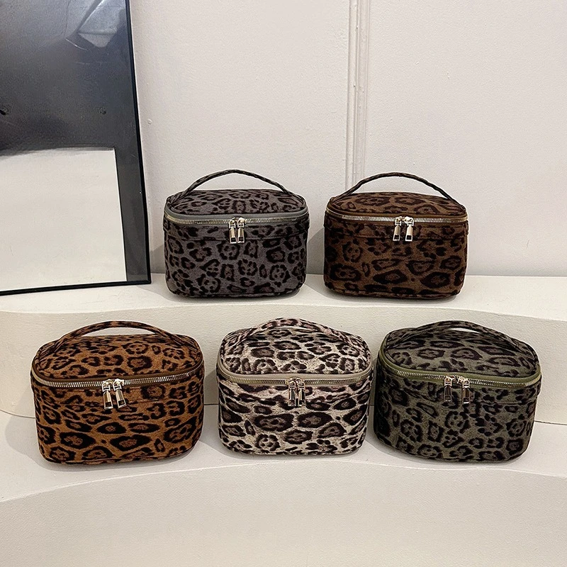 Women Faux Suede Cosmetic Bag Large Capacity Bath Travel Bag Vintage Makeup Pockets Handheld Storage Bag Leopard Toiletry Box