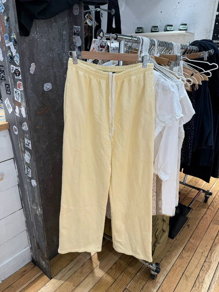 

Light Yellow Drawstring Sweatpants Women New High Elastic Waist Pocket Loose Straight Sweatpant Simple Fashion Casual Sport Pant