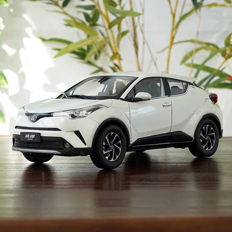 

Оригинальная модель 1:18, Toyota Izoa, модель автомобиля из сплава для дисплея, подарков и коллекций