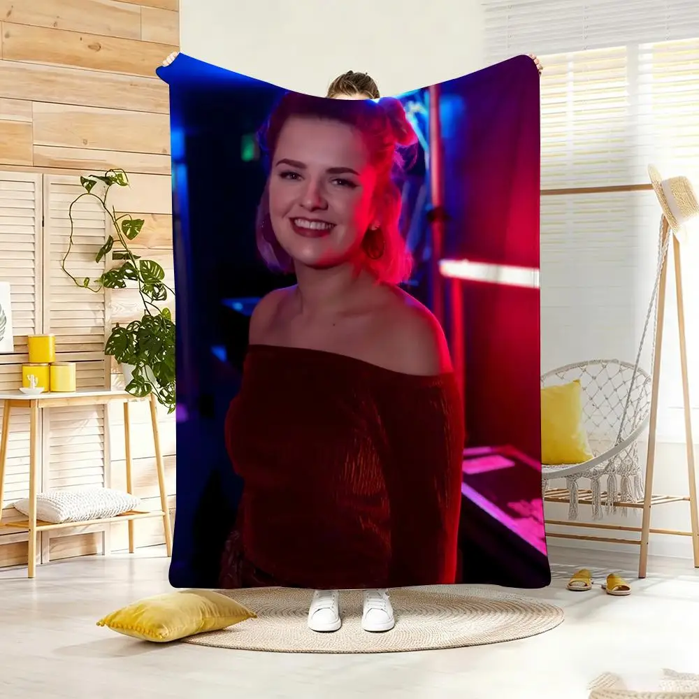 Celebrity M-MaddieS PoppeS Throw Lightweight 240g Flannel Blanket Soft Skin-friendly for Summer Cooling