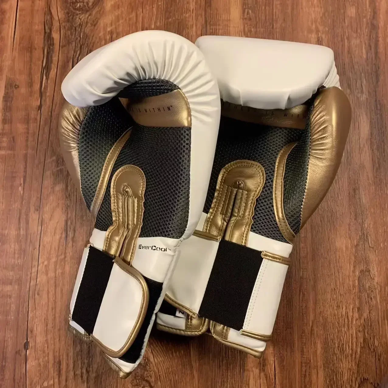 Boxing gloves men\'s and women\'s Sanda training Thai boxing fighting and professional sandbag fist sets