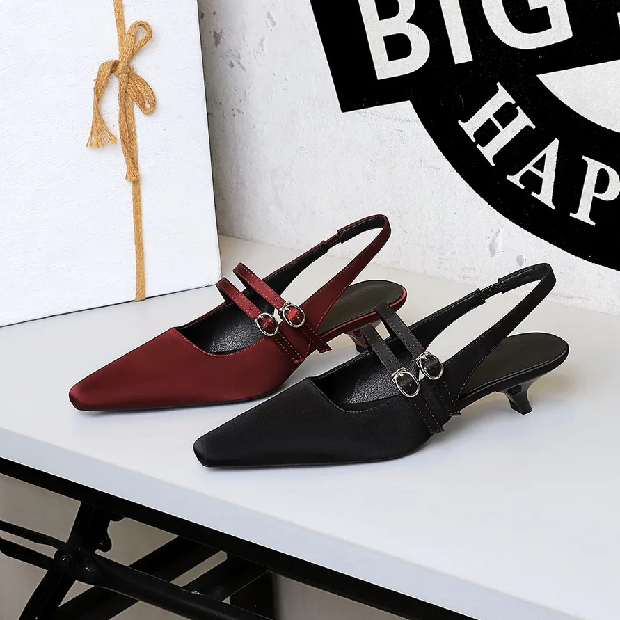 

BIGTREE Shoes Женская обувь на низком каблуке 3 см. Женские туфли-лодочки с двойной пряжкой. Женская обувь на каблуке «котенок». Шелковые атласные женские сандалии.