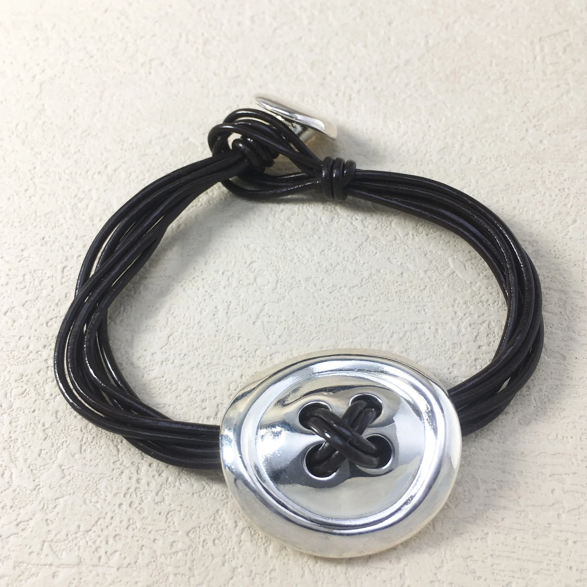 

Лето 2025 г., индивидуальный дизайн, золотой, серебряный браслет на пуговицах, кожаный браслет из веревки, женские аксессуары, подарок для пляжной вечеринки