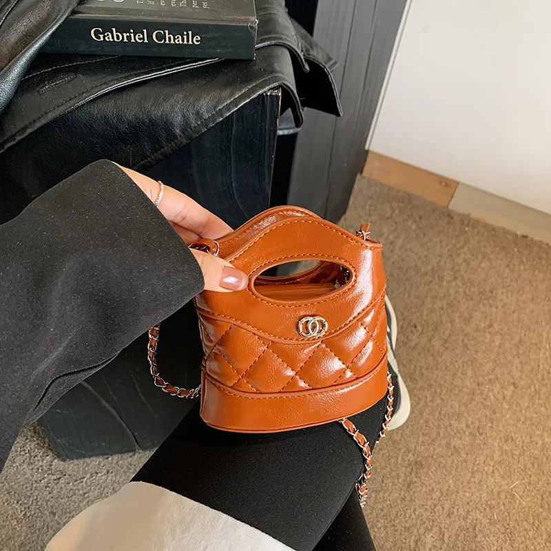 

Новинка 2023 года. Сумка на цепочке в стиле Chanel — стеганая сумка через плечо с бриллиантами, мини-сумка на плечо для женщин и подростков, элегантная и универсальная.