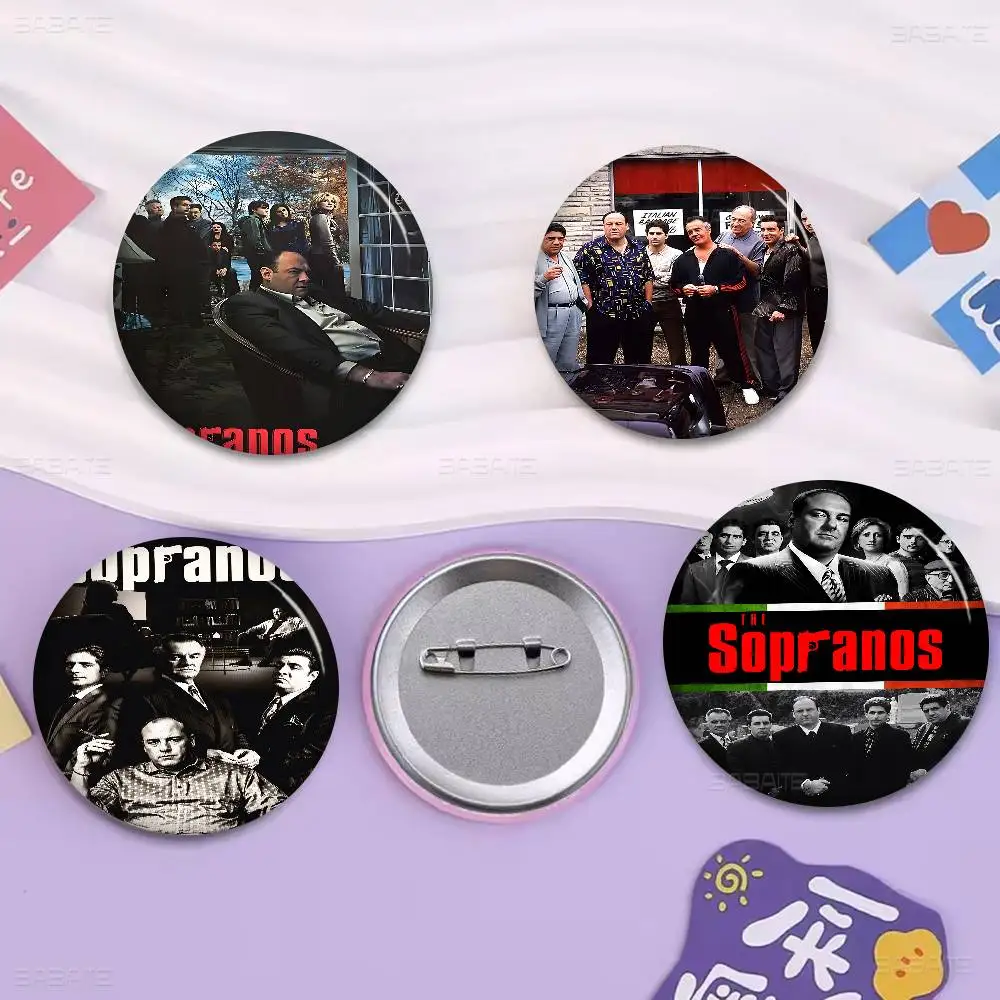 التلفزيون الكلاسيكي The Sopranos فيلم لينة زر دبوس مشرق مطبوعة أيقونة هدية للأصدقاء شارة طوق بروش التلبيب دبوس معدني