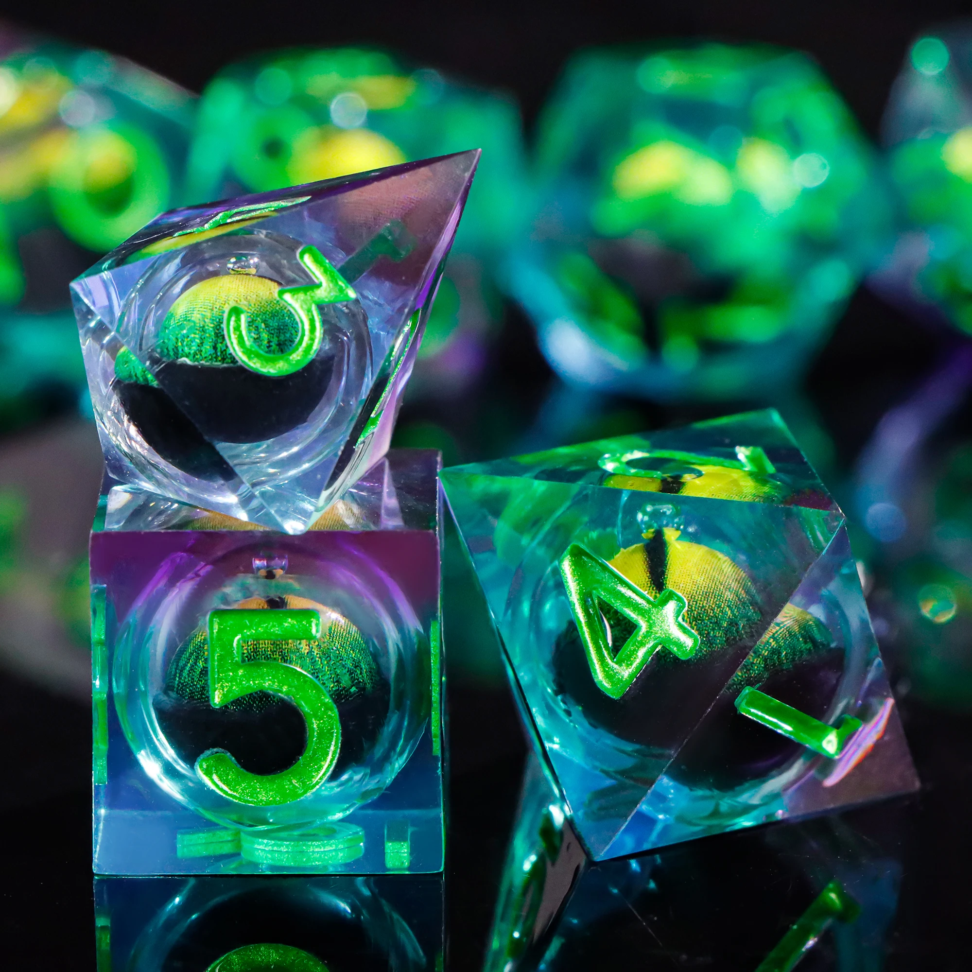 

Набор кубиков из смолы DnD Beholder Eye — многогранные игральные кости с острыми краями для подземелий и драконов D&D, подарок на Рождество