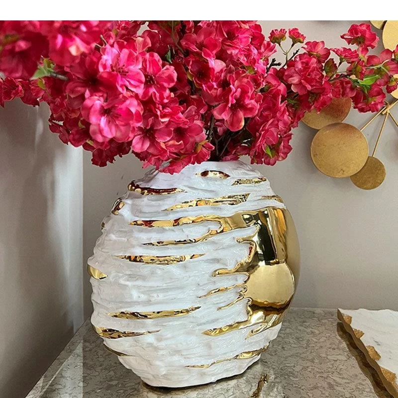 

Uneven Pleated Ceramic Vase Gold-plated Flowers Pots Decorative Flower Arrangement Desk Decoration Floral Modern Decor