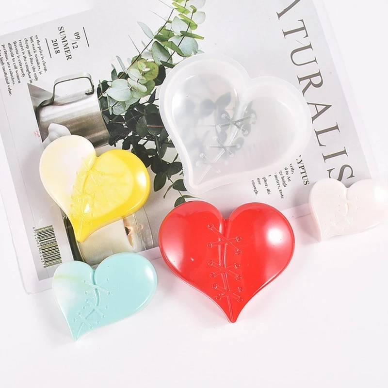 Sewing Heart-shaped Keychain Mold Epoxy Crystal Silicone Mold Plaster Mold