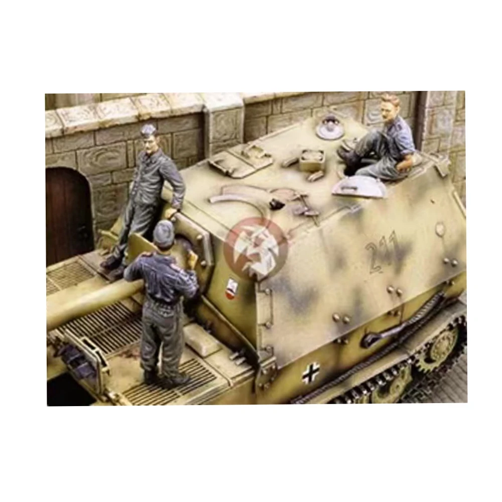 

model kit resin kit Three members from Jagdpanzer TIGERP group 2