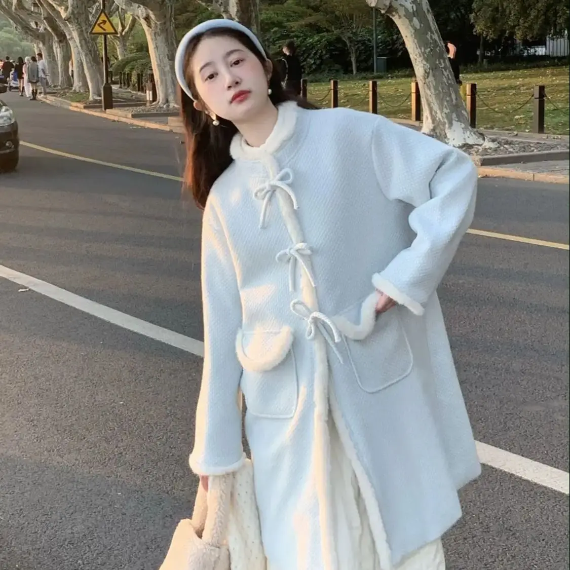 

Woolen Coat With Pockets And Bow Plush For Women Gentle Light Blue Women'S Autumn And Winter Mid-Length Coat Solid Color