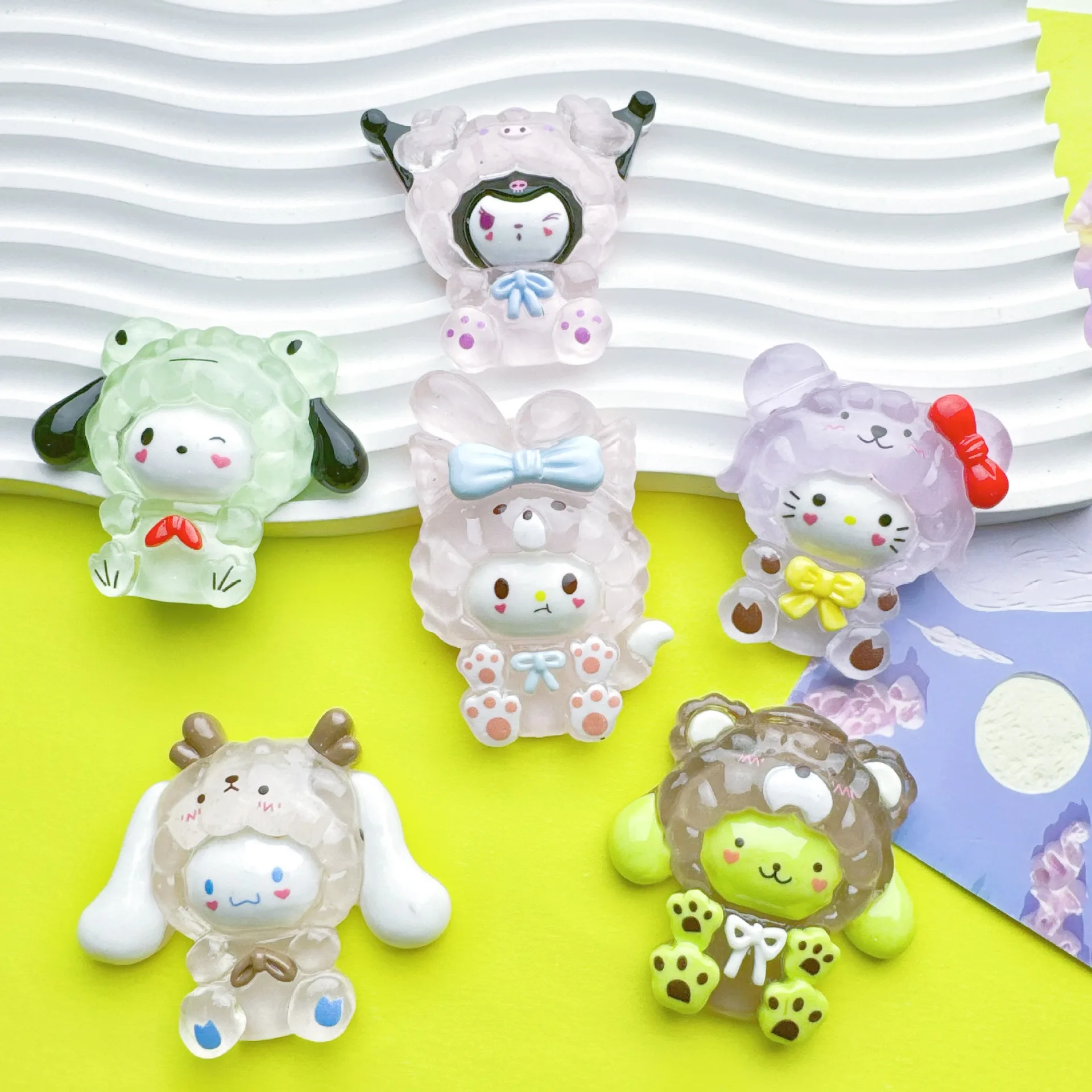 

2pcs Daka luminous Sanrio creative cartoon resin flatback diy jewelry accessories crafts materials