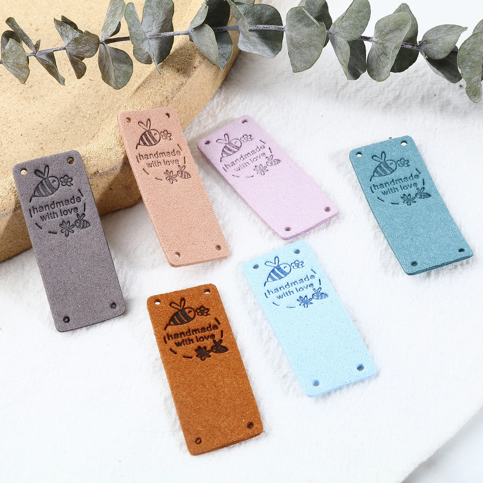 10PCs Bee Faux Suede Label Tags Rectangle Pattern HandMade With Love PU Leather Labels Garment Sewing Accessories Knitting Tag