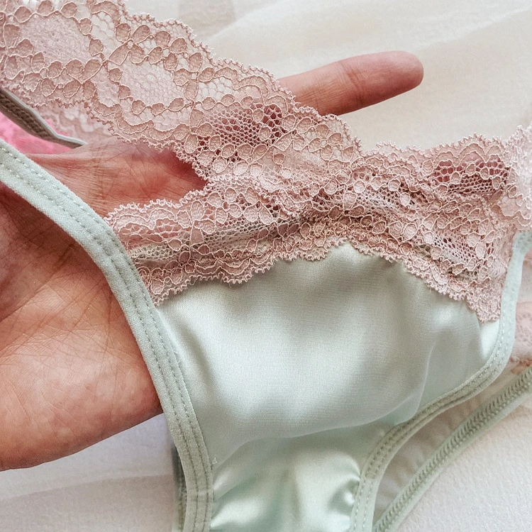 ملابس داخلية مثيرة مفرغة من الدانتيل للنساء منخفضة الخصر بفيونكة حلوة من الساتان سراويل داخلية ناعمة من القطن قابلة للتنفس