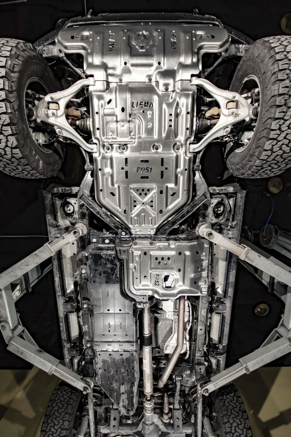 Auto Parts Accessories Junxi 3D Aluminum 5.0mm Engine Protection Cover Shield Skid Plate Fit for Ford Bronco Sport 2.7 2.3T 2022