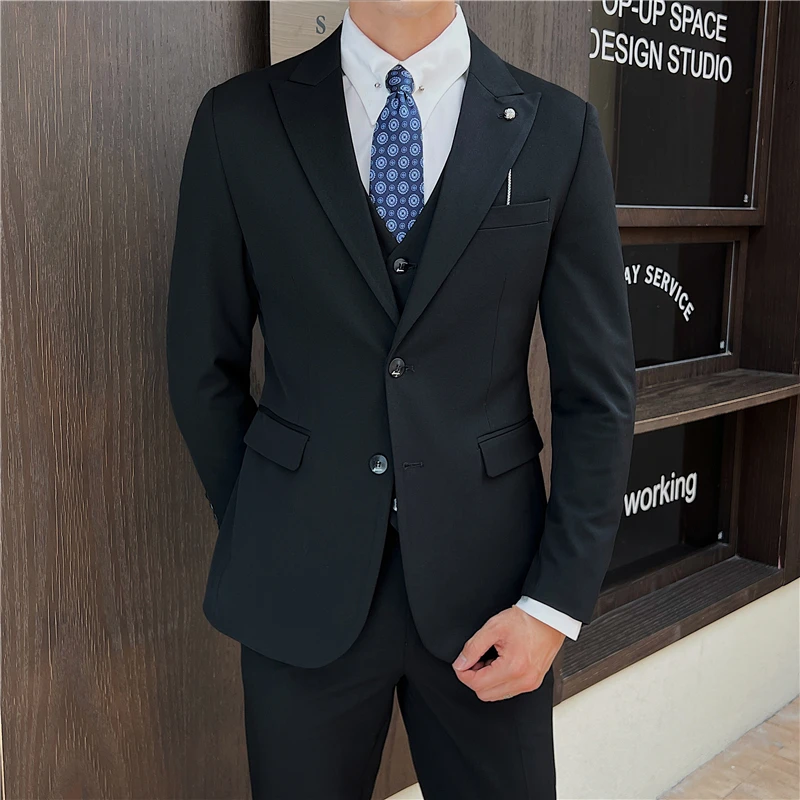 

High-quality, fashionable and stylish British slim-fit men's two-button solid color suit three-piece set, groom and groomsmen's