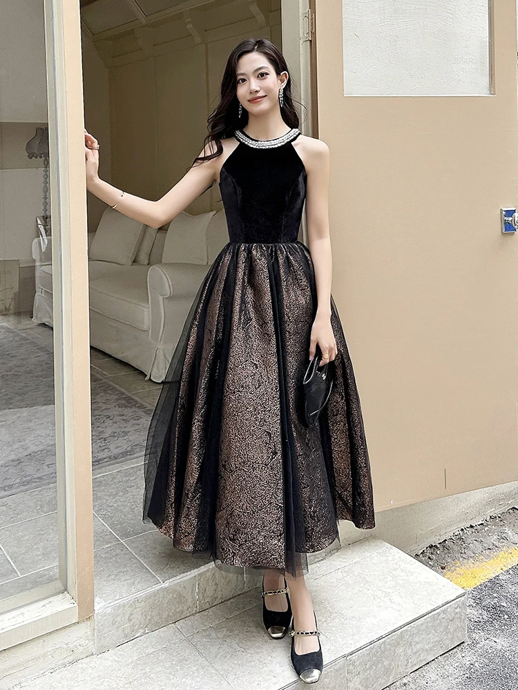 ภาษาฝรั่งเศสคํา Elegant สีดําชุดราตรีเพชรรอบคอกํามะหยี่ Splicing เอวสูง A-Line ชุดยาวผู้หญิง