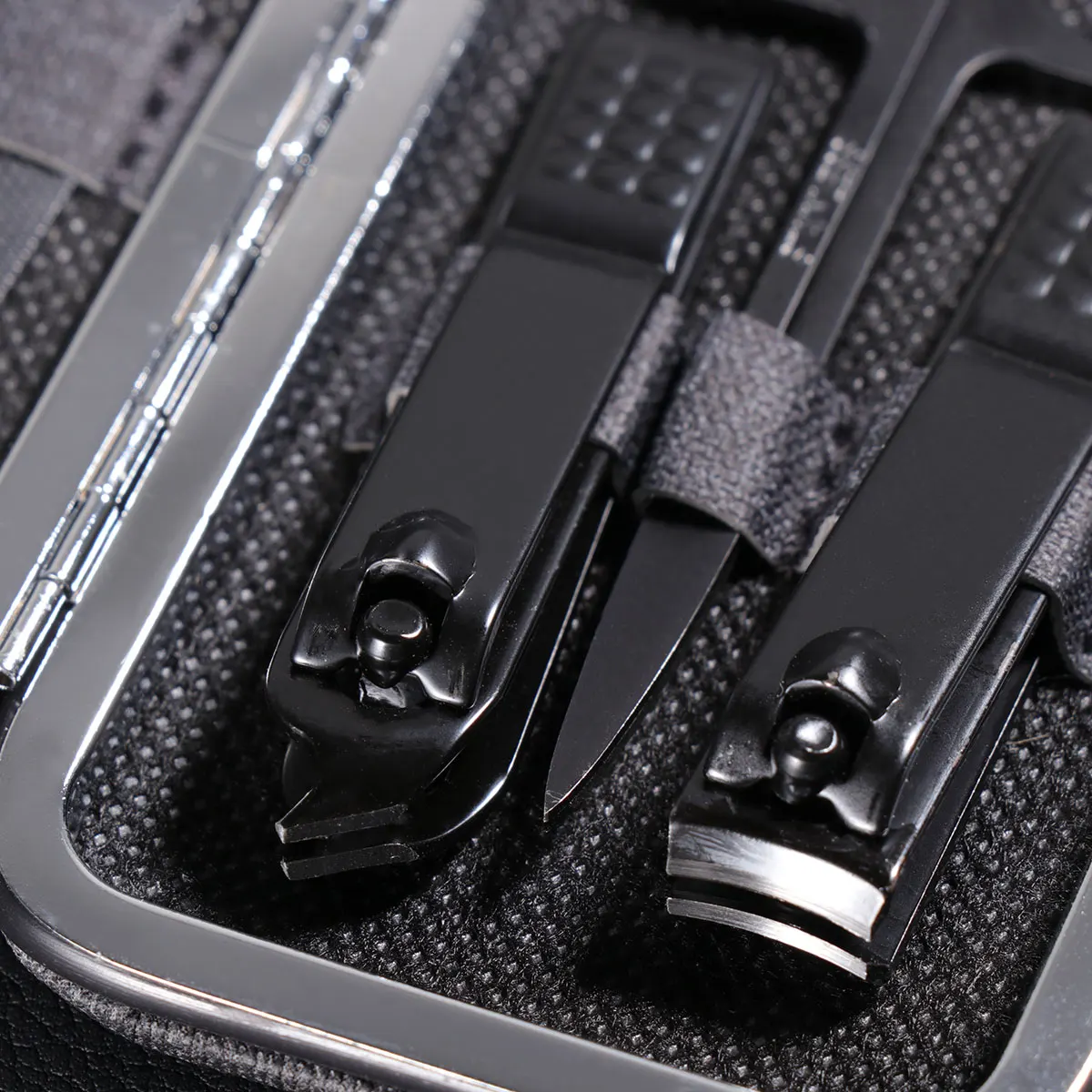 Ensemble de manucure en acier inoxydable, outils pour pédicure, toilettage, Kit de nettoyage des oreilles, outil de mise en forme des sourcils, étui Portable noir 8 pièces