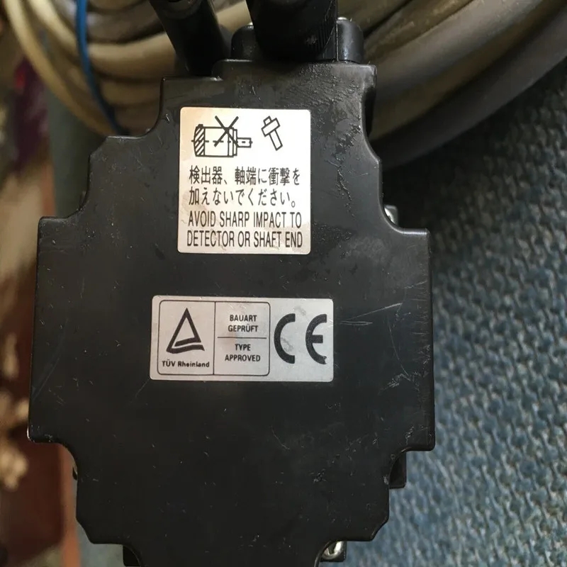 متوفر محرك سيرفو HF-KP23 بحالة جيدة #5