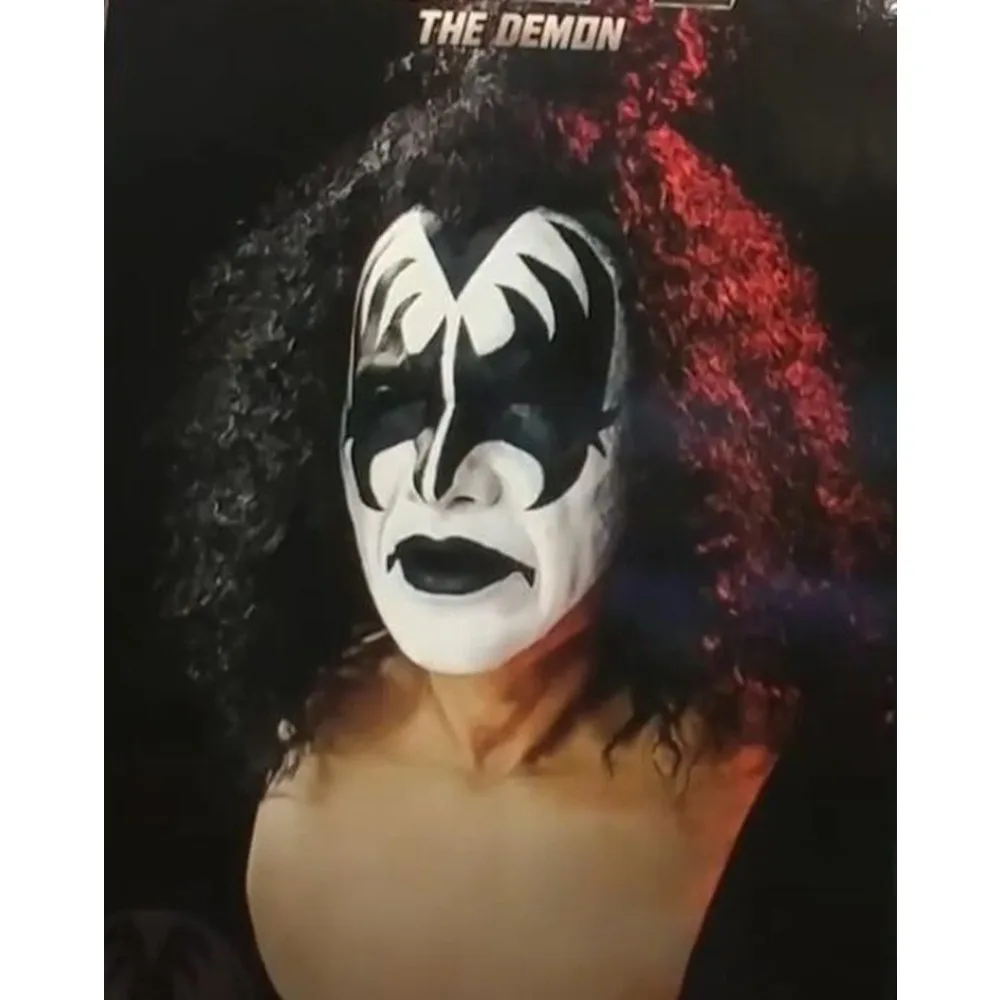 

Женев Симмонс, ведущая певица, ролевая маска, Хэллоуин, карнавал, электрический музыкальный фестиваль, косплей, группа, поцелуй, басист, террор, полнолицевая маска