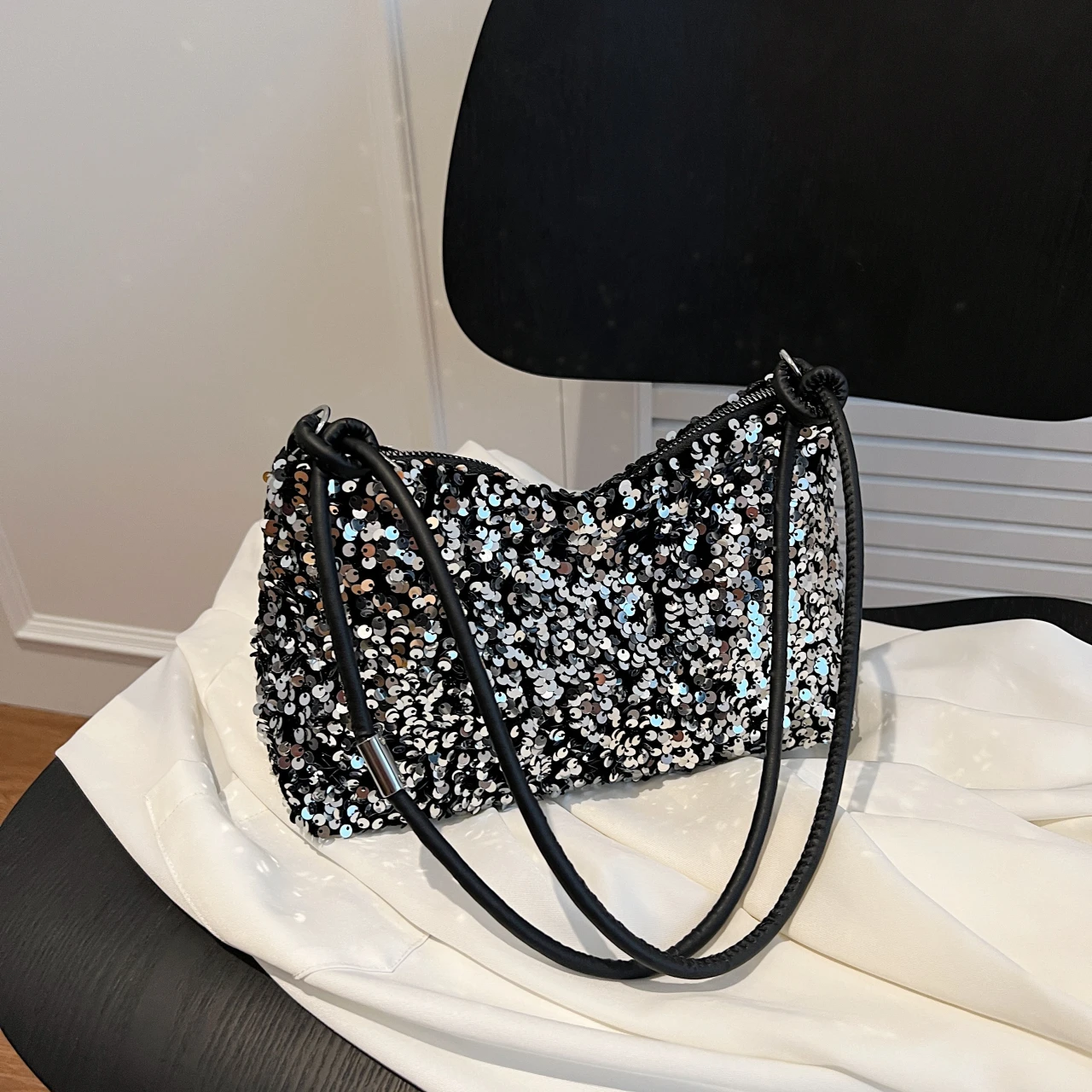 Fashion Women's Sequin Decorated Shoulder Bags Black/Silver for Parties Daily Outings Stylish Compact Trendy Evening Bags