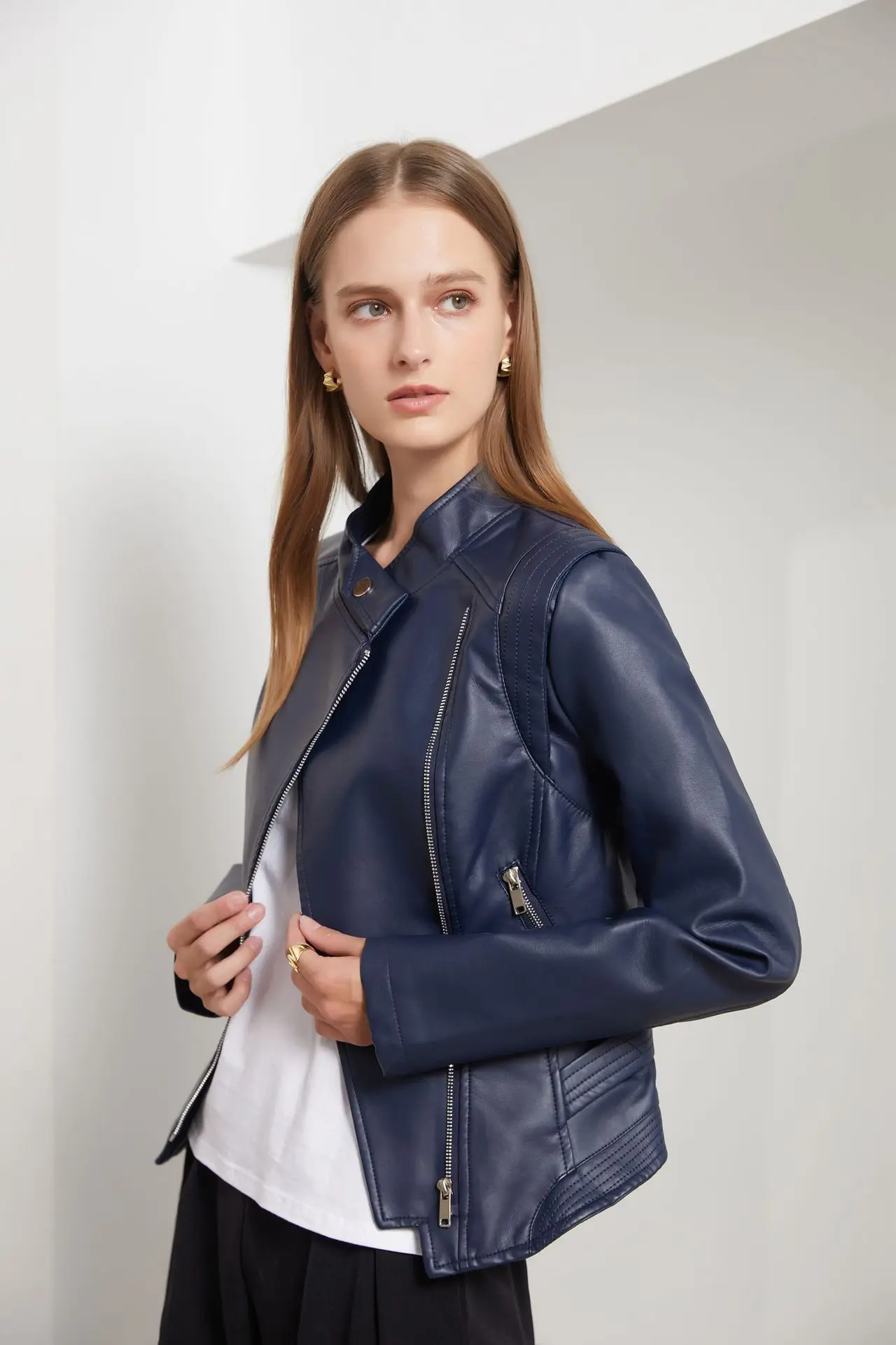 Slim Fit PU Leather Jacket for Women, Thin Long Sleeved Jacket, Short Coat, Spring and Autumn, Motorcycle Zipper Leather Jacket